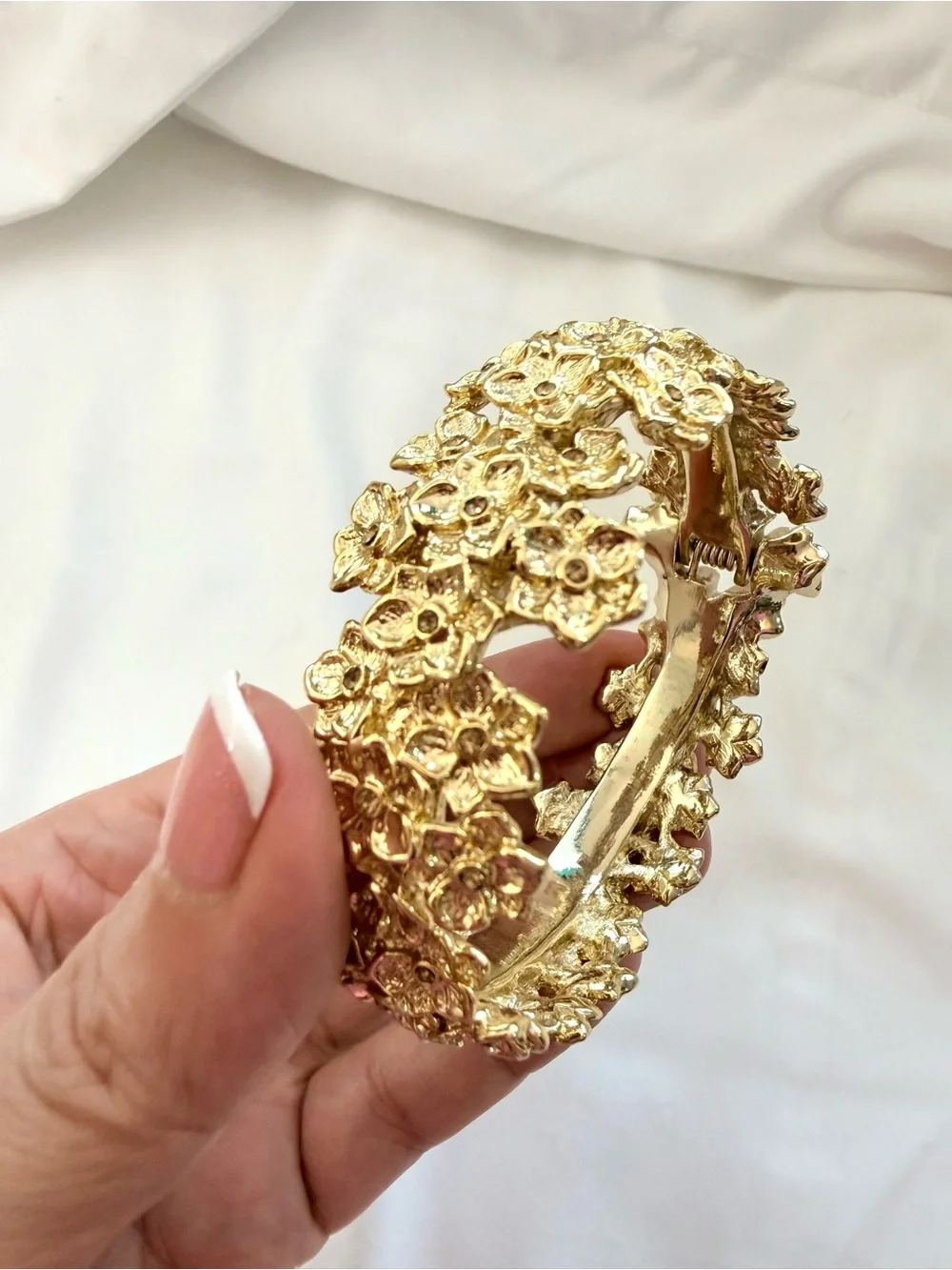 Gold Tone Floral Cluster Bangle Bracelet - Picture 4 of 10